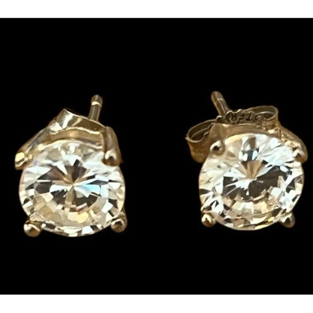 Round Cut Cubic Zirconia Solitaire Sterling Silver 925 Stud Pierced Earrings